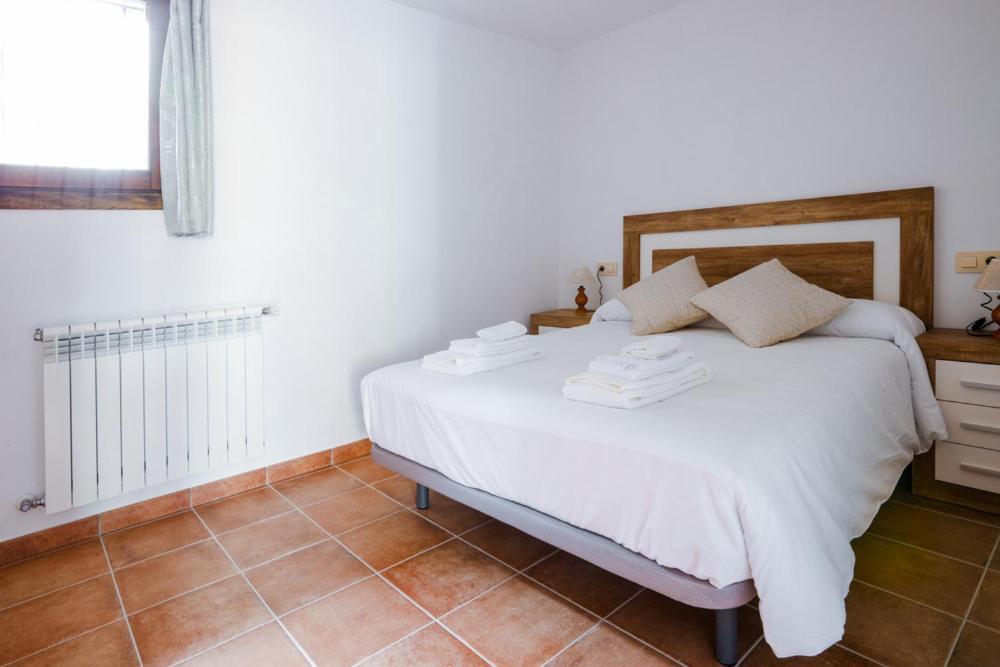 Hostal Antiguo Hospital Linares de Mora Buitenkant foto
