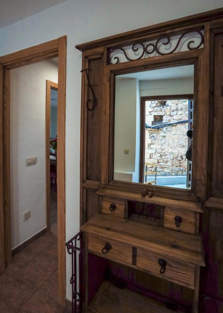 Hostal Antiguo Hospital Linares de Mora Buitenkant foto