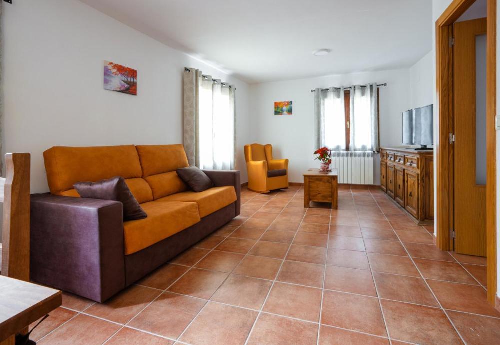 Hostal Antiguo Hospital Linares de Mora Buitenkant foto