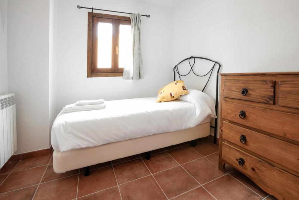Hostal Antiguo Hospital Linares de Mora Buitenkant foto