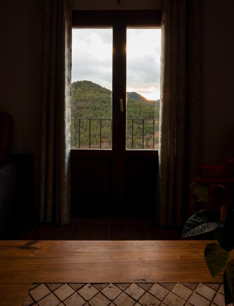 Hostal Antiguo Hospital Linares de Mora Buitenkant foto