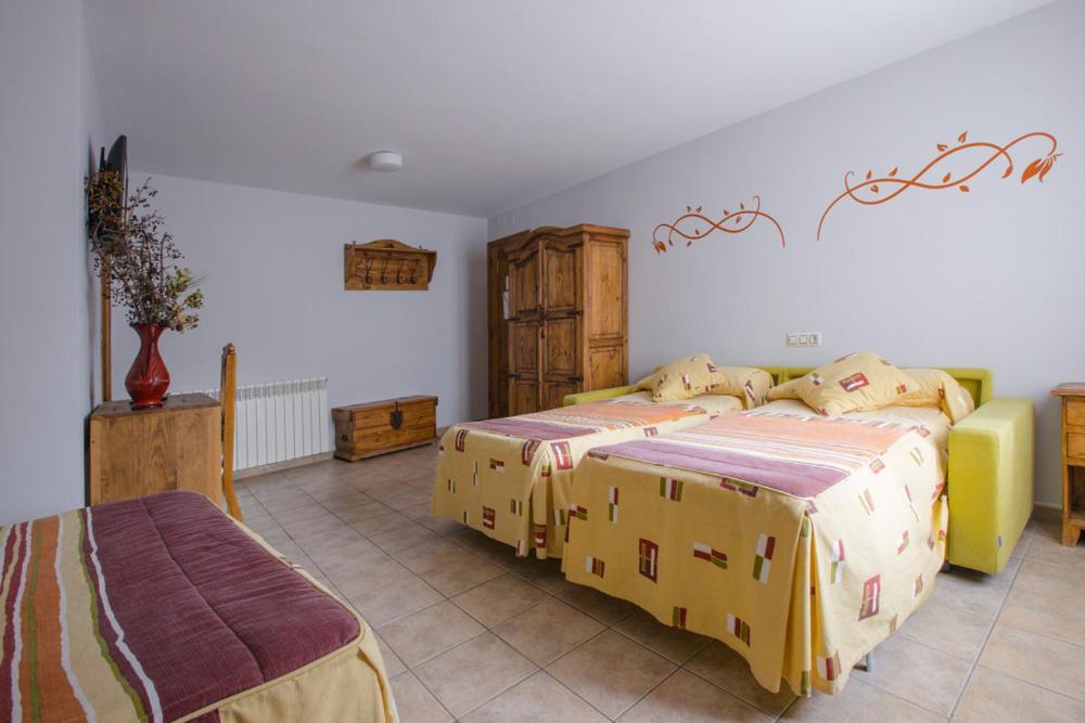 Hostal Antiguo Hospital Linares de Mora Buitenkant foto