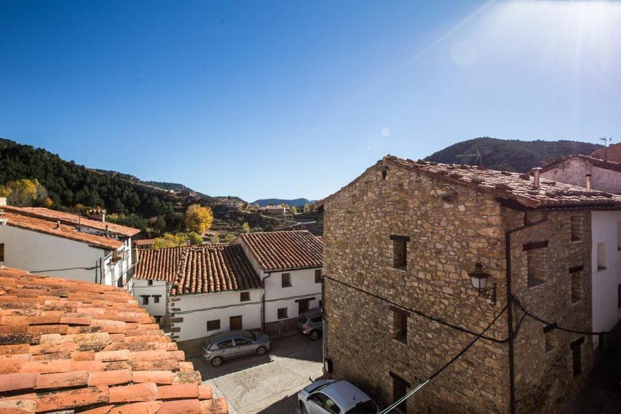 Hostal Antiguo Hospital Linares de Mora Buitenkant foto