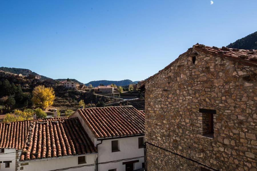 Hostal Antiguo Hospital Linares de Mora Buitenkant foto