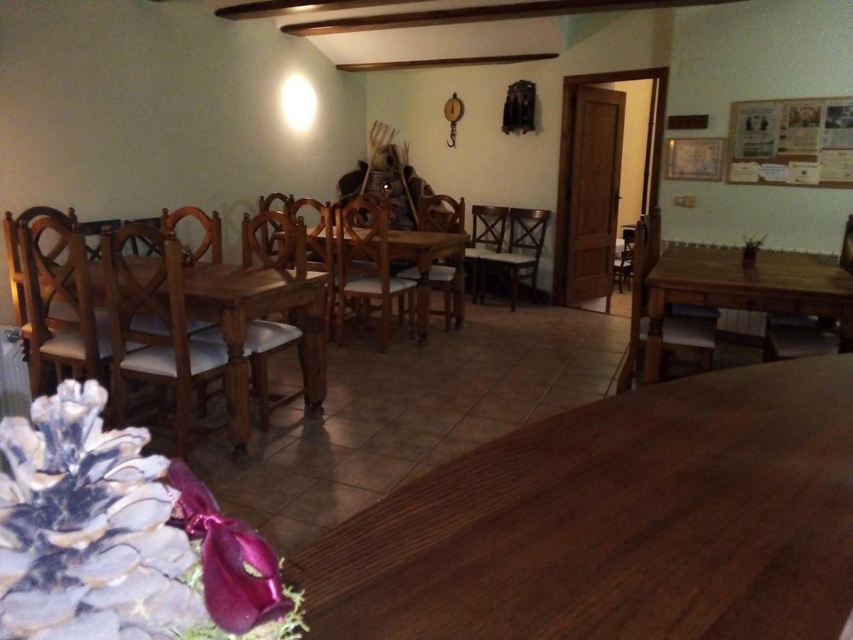 Hostal Antiguo Hospital Linares de Mora Buitenkant foto